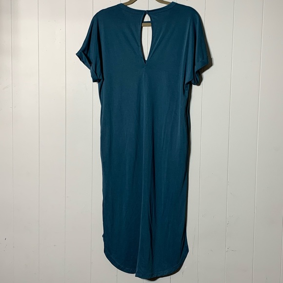 Lush T-Shirt Dress Keyhole Back - Picture 2 of 6